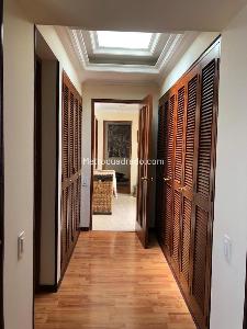 Apartamento de 5 alcobas en venta en Santa Barbara, Bogotá, 196 m² · foto 7 de 16