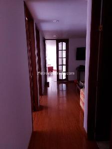 Apartamento de 3 alcobas en venta en Chico Santa Barbara, Bogotá, 168 m² · foto 5 de 11