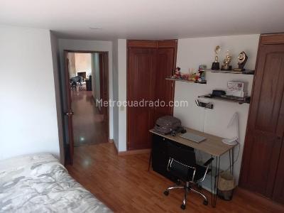 Apartamento de 4 alcobas en venta en Santa Paula, Bogotá, 187 m² · foto 6 de 11