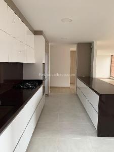 Apartamento de 3 alcobas en venta en Bosque Medina, Bogotá, 220 m² · foto 3 de 19