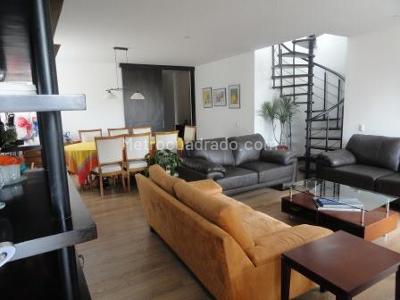 Apartamento de 3 alcobas en venta en Chico Navarra, Bogotá, 187 m² · foto 2 de 17