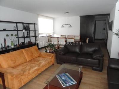 Apartamento de 3 alcobas en venta en Chico Navarra, Bogotá, 187 m² · foto 3 de 17
