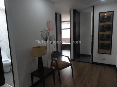 Apartamento de 3 alcobas en venta en Chico Navarra, Bogotá, 187 m² · foto 16 de 17