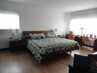 Apartamento de 3 alcobas en venta en Chico Navarra, Bogotá, 187 m² · foto 10 de 17