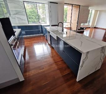 Apartamento de 3 alcobas en venta en El Retiro, Bogotá, 191 m² · foto 3 de 14