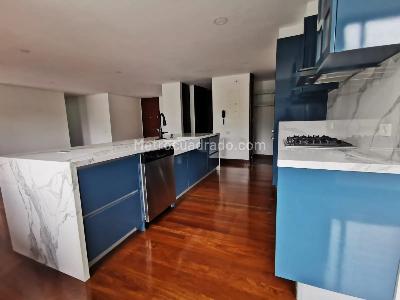 Apartamento de 3 alcobas en venta en El Retiro, Bogotá, 191 m² · foto 4 de 14