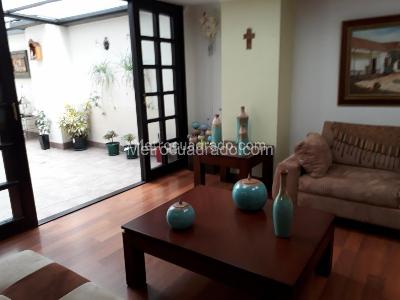 Apartamento en venta en San Patricio, Bogotá · foto 2 de 17