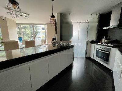 Apartamento de 3 alcobas en venta en San Patricio, Bogotá, 140 m² · foto 8 de 16