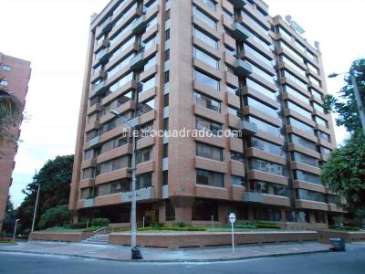 Apartamento en venta en Santa Barbara, Bogotá · foto 2 de 5