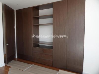 Apartamento de 2 alcobas en venta en El Refugio, Bogotá, 85 m² · foto 4 de 13