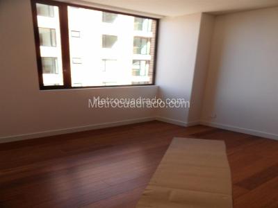 Apartamento de 2 alcobas en venta en El Refugio, Bogotá, 85 m² · foto 5 de 13
