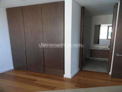 Apartamento de 2 alcobas en venta en El Refugio, Bogotá, 85 m² · foto 6 de 13
