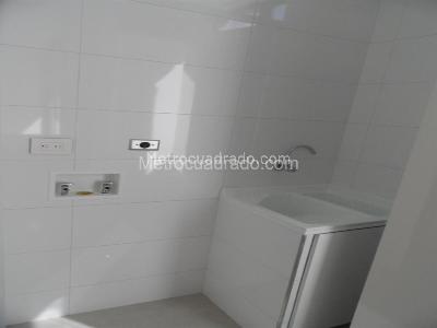 Apartamento de 2 alcobas en venta en El Refugio, Bogotá, 85 m² · foto 8 de 13