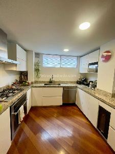 Apartamento de 2 alcobas en venta en Chico, Bogotá, 130 m² · foto 2 de 12