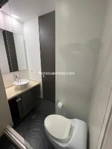 Apartamento de 2 alcobas en venta en Chico Navarra, Bogotá, 97 m² · foto 13 de 18