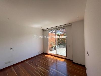 Apartamento de 2 alcobas en venta en Chico Navarra, Bogotá, 97 m² · foto 8 de 18
