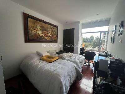 Apartamento de 2 alcobas en venta en Reserva Del Chico, Bogotá, 137 m² · foto 4 de 6