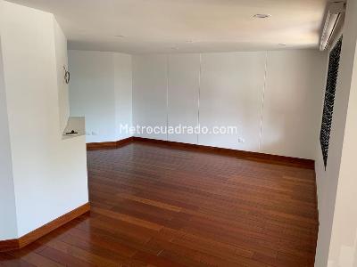 Apartamento de 3 alcobas en venta en La Carolina, Bogotá, 161 m² · foto 1 de 14