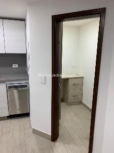 Apartamento de 3 alcobas en venta en La Carolina, Bogotá, 161 m² · foto 6 de 14