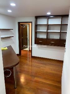 Apartamento de 3 alcobas en venta en La Carolina, Bogotá, 161 m² · foto 7 de 14