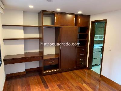 Apartamento de 3 alcobas en venta en La Carolina, Bogotá, 161 m² · foto 10 de 14