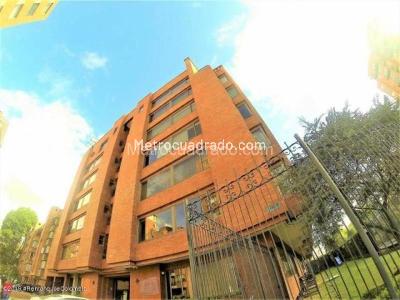 Apartamento de 3 alcobas en venta en Santa Barbara, Bogotá, 117 m² · foto 3 de 5