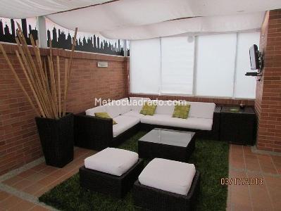 Apartamento de 2 alcobas en venta en Chico Navarra, Bogotá, 140 m² · foto 2 de 17
