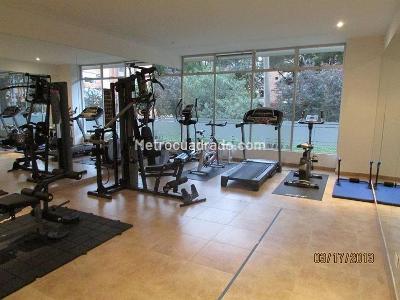 Apartamento de 2 alcobas en venta en Chico Navarra, Bogotá, 140 m² · foto 17 de 17