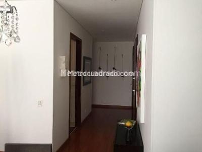 Apartamento en arriendo en El Refugio, Bogotá · foto 4 de 5