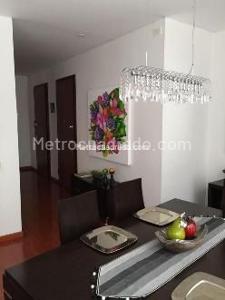 Apartamento en arriendo en El Refugio, Bogotá · foto 3 de 5