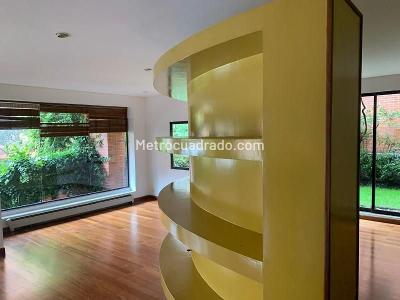 Apartamento de 3 alcobas en venta en Los Rosales, Bogotá, 245 m² · foto 5 de 11