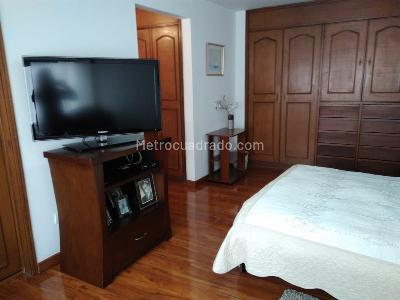 Apartamento de 3 alcobas en venta en San Patricio, Bogotá, 140 m² · foto 10 de 19