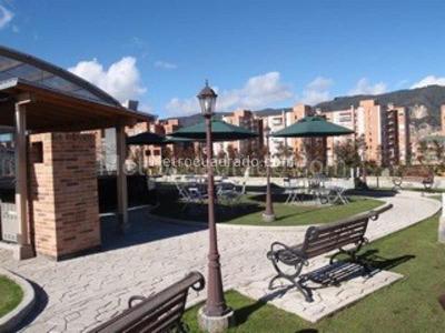 Apartamento de 2 alcobas en venta en La Carolina, Bogotá, 106 m² · foto 8 de 8