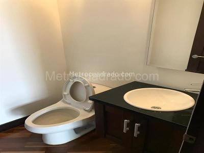 Apartamento de 2 alcobas en venta en La Carolina, Bogotá, 106 m² · foto 6 de 8