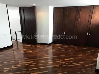 Apartamento de 2 alcobas en venta en La Carolina, Bogotá, 106 m² · foto 4 de 8