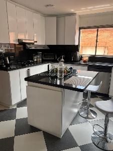 Apartamento de 4 alcobas en venta en Santa Barbara, Bogotá, 265 m² · foto 10 de 18