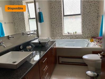 Apartamento en venta en Santa Barbara Alta, Bogotá · foto 7 de 9