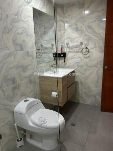 Apartamento de 3 alcobas en venta en Chico Navarra, Bogotá, 137 m² · foto 14 de 16