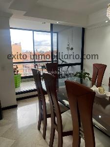 Apartamento de 3 alcobas en venta en Santa Barbara, Bogotá, 209 m² · foto 4 de 19