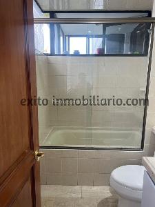 Apartamento de 3 alcobas en venta en Santa Barbara, Bogotá, 209 m² · foto 15 de 19