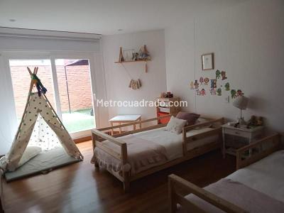 Apartamento de 5 alcobas en venta en Chico, Bogotá, 300 m² · foto 12 de 17