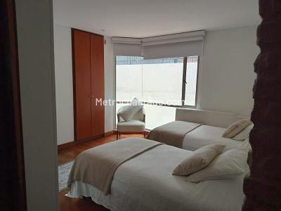 Apartamento de 5 alcobas en venta en Chico, Bogotá, 300 m² · foto 13 de 17