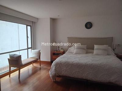 Apartamento de 5 alcobas en venta en Chico, Bogotá, 300 m² · foto 10 de 17