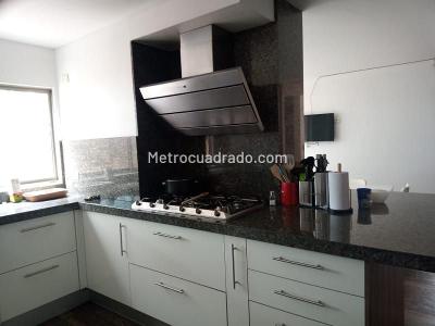 Apartamento de 5 alcobas en venta en Chico, Bogotá, 300 m² · foto 5 de 17