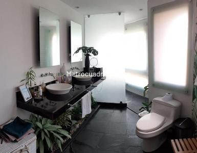 Apartamento de 3 alcobas en venta en Chico Iii, Bogotá, 210 m² · foto 16 de 17