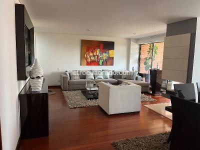 Apartamento de 4 alcobas en arriendo en Santa Barbara, Bogotá, 151 m² · foto 2 de 15