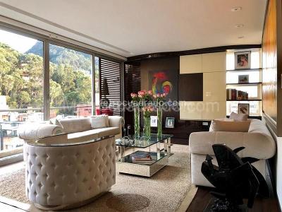 Apartamento de 2 alcobas en venta en Los Rosales, Bogotá, 175 m² · foto 2 de 12