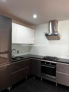 Apartamento de 3 alcobas en venta en Santa Barbara, Bogotá, 128 m² · foto 3 de 14