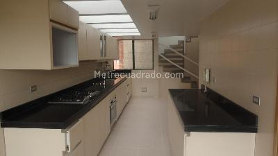 Apartamento en venta en Los Rosales, Bogotá · foto 2 de 13