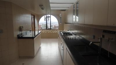 Apartamento en venta en Los Rosales, Bogotá · foto 3 de 13